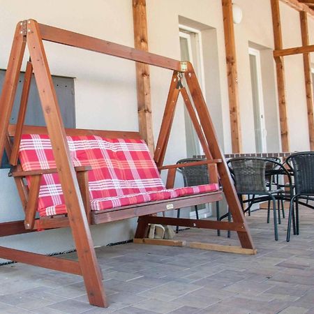 Apartman Zeleznice Apartment Екстериор снимка