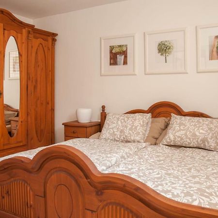 Apartman Zeleznice Apartment Екстериор снимка