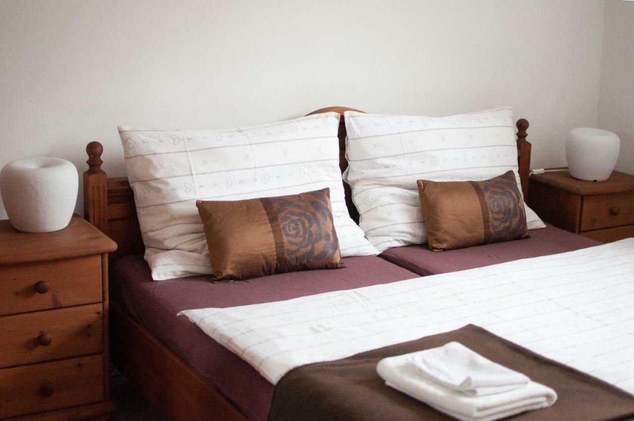 Apartman Zeleznice Apartment Екстериор снимка