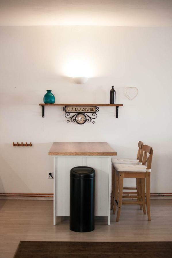 Apartman Zeleznice Apartment Екстериор снимка