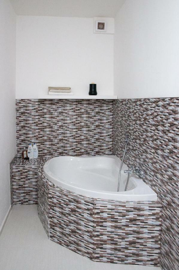 Apartman Zeleznice Apartment Екстериор снимка